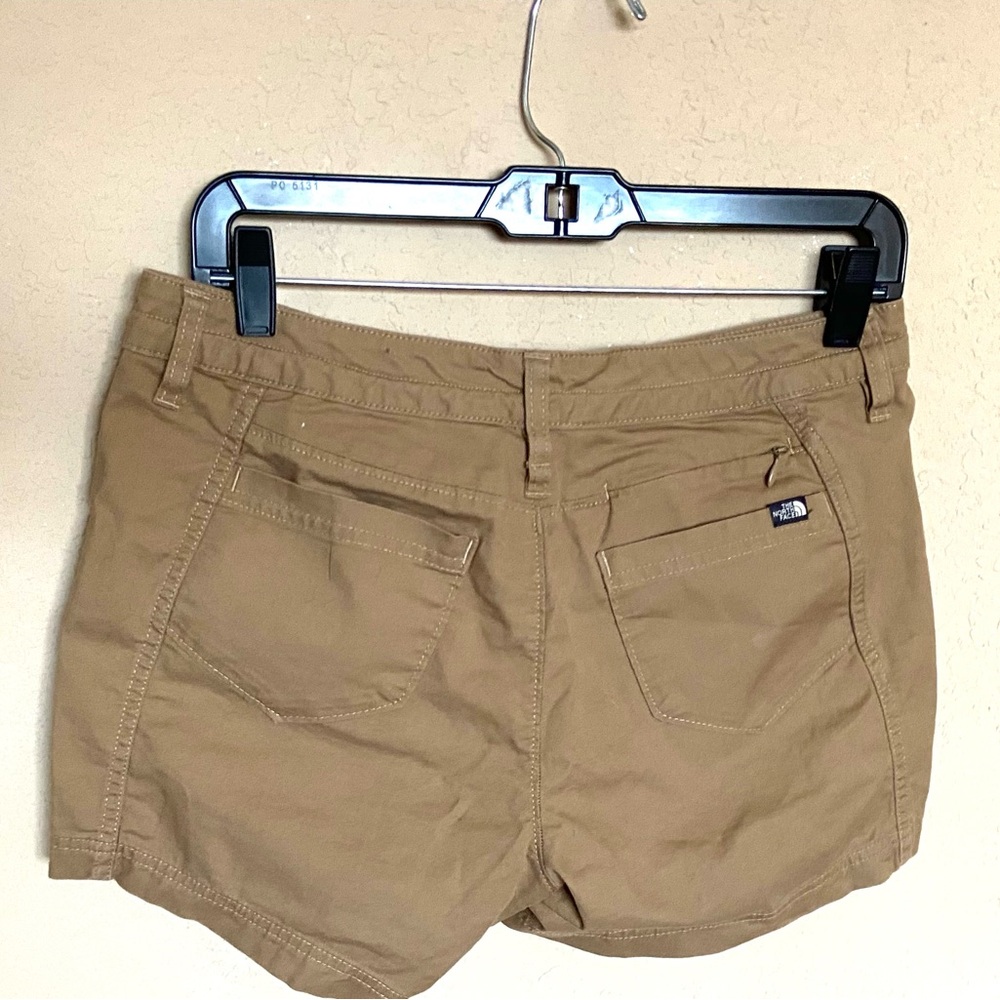 The North Face Tan Camel Cargo Hiking Casual Shorts  5” inseam size 4 - Picture 2 of 9